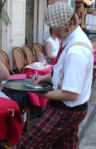 kelner Praca kelnerów zagrożona przez robo kelnerki