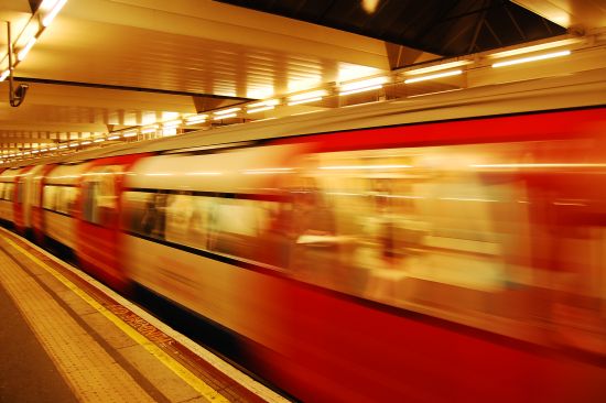 metro Osobliwe zawody   „popychacz tłumu”